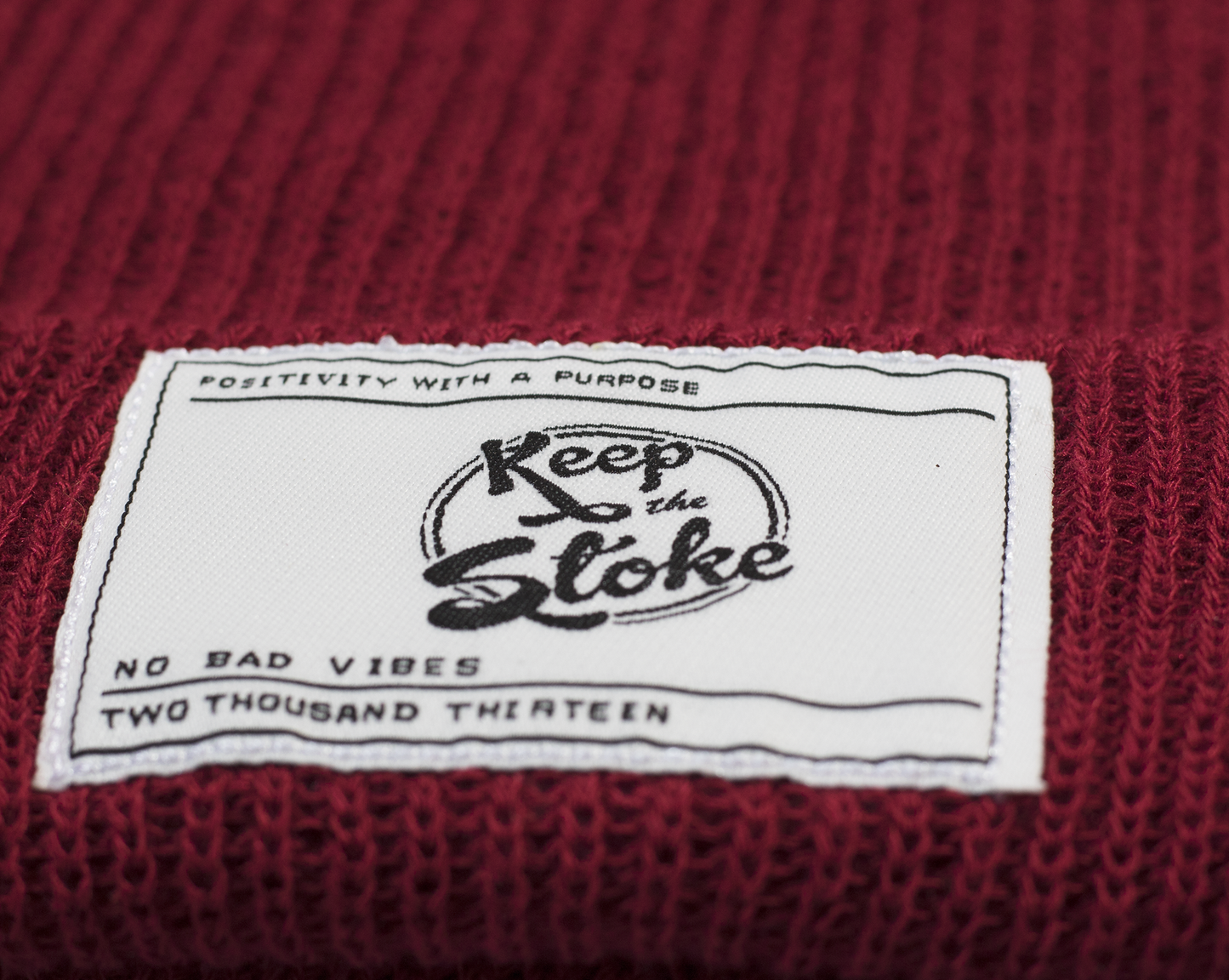 VIBES BEANIE - CRIMSON