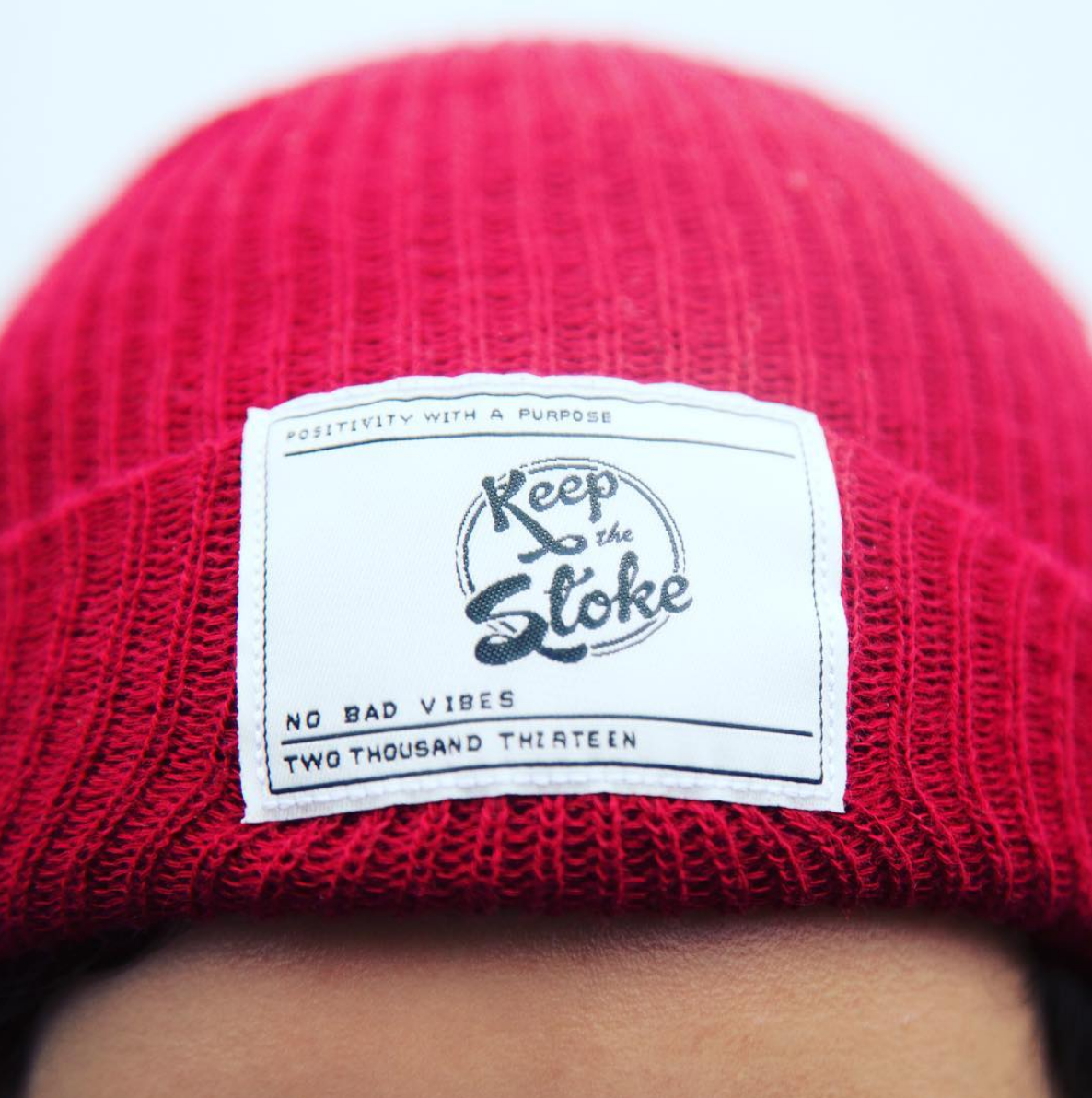 VIBES BEANIE - CRIMSON